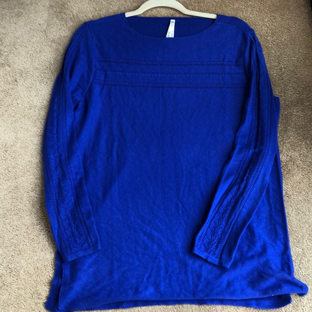 Leo & Nicole sweater NWOT